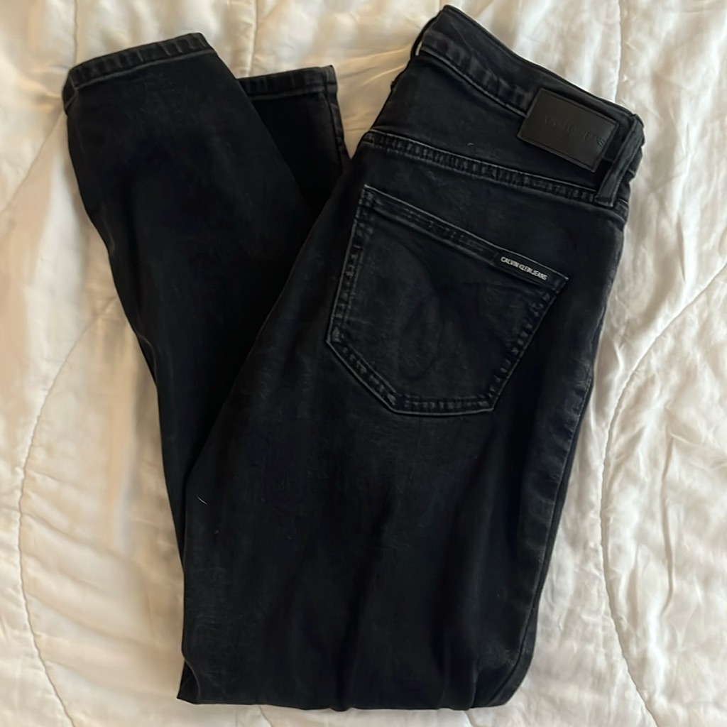 Calvin Klein Straight Leg Women’s Jeans. Size 28.